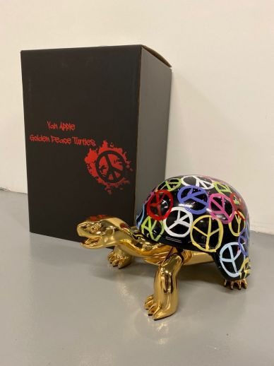 Diederik van Appel "Golden Peace Turtles (World Peace)"