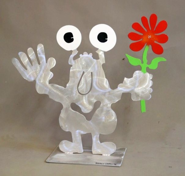 Patrick Preller "Gartenmonster mit Blume"