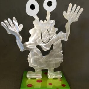 Großes Monster auf buntem Sockel – Bild 1